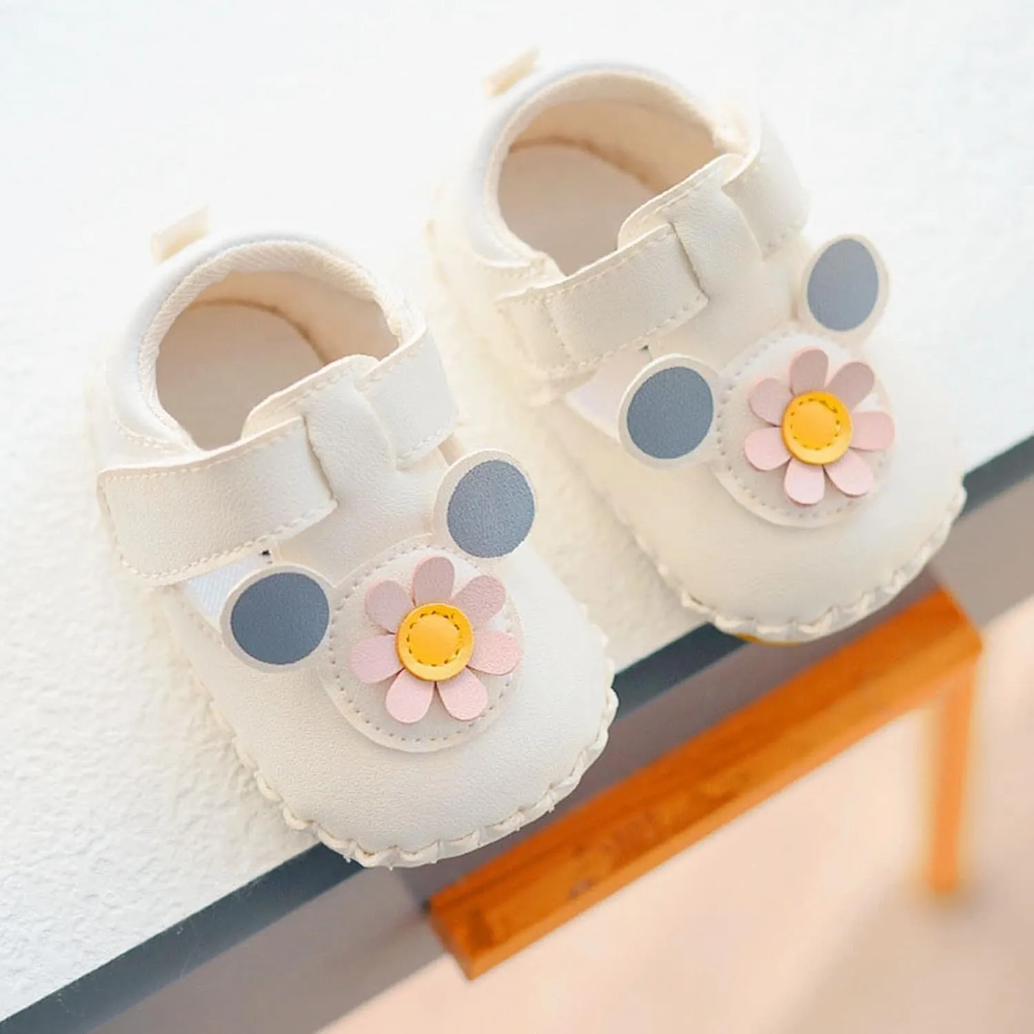 Infant Baby Girls Shoes Soft Sole Princess Wedding Dress Mary Jane Newborn Light Baby Sneaker Shoes Kids Water Shoes