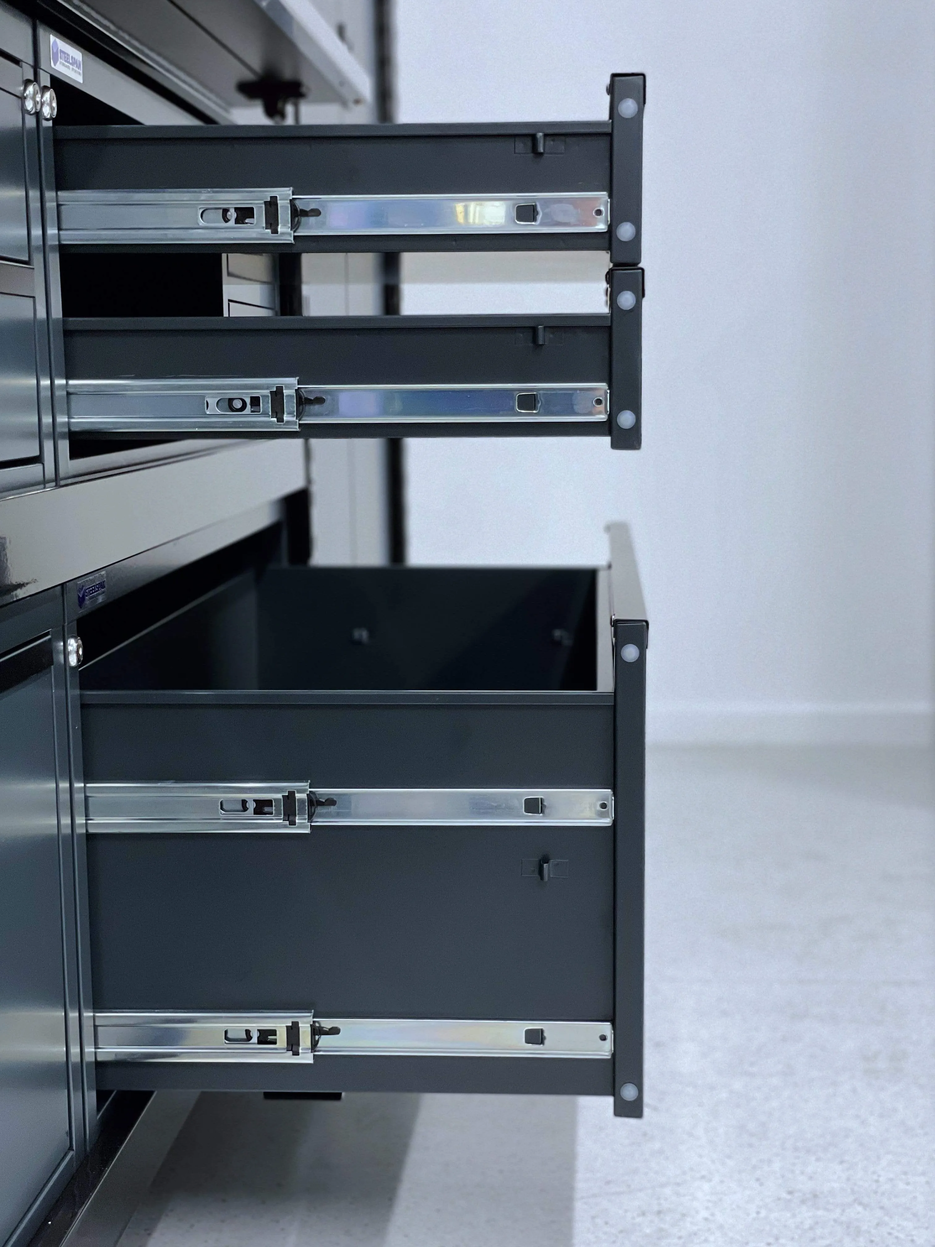 Module 10 with Overhead Cabinets